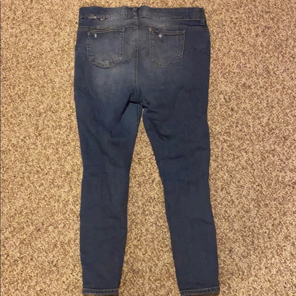 Jeans - Picture 2 of 4